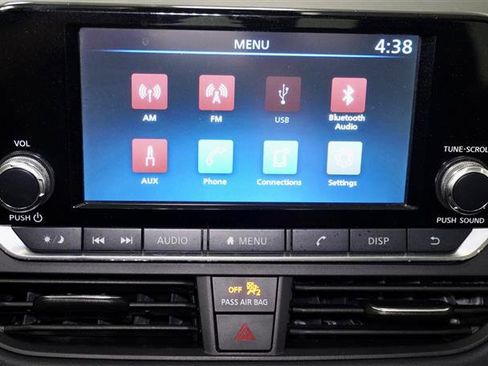 Used 2024 Nissan Altima 2.5 S image 14