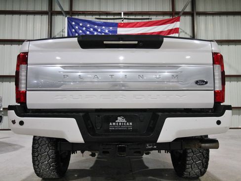 Used 2019 Ford F250 Platinum w/ Platinum Ultimate Package image 9