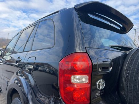 Used 2005 Toyota RAV4 4WD image 20