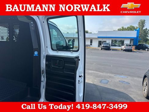 Used 2025 Chevrolet Express 2500 w/ Driver Convenience Package RWD image 30