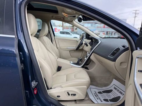 Used 2015 Volvo XC60 T5 AWD/4WD image 36