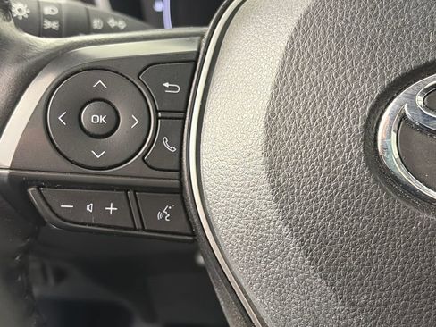 Used 2023 Toyota Corolla Cross XLE w/ Convenience Package image 17