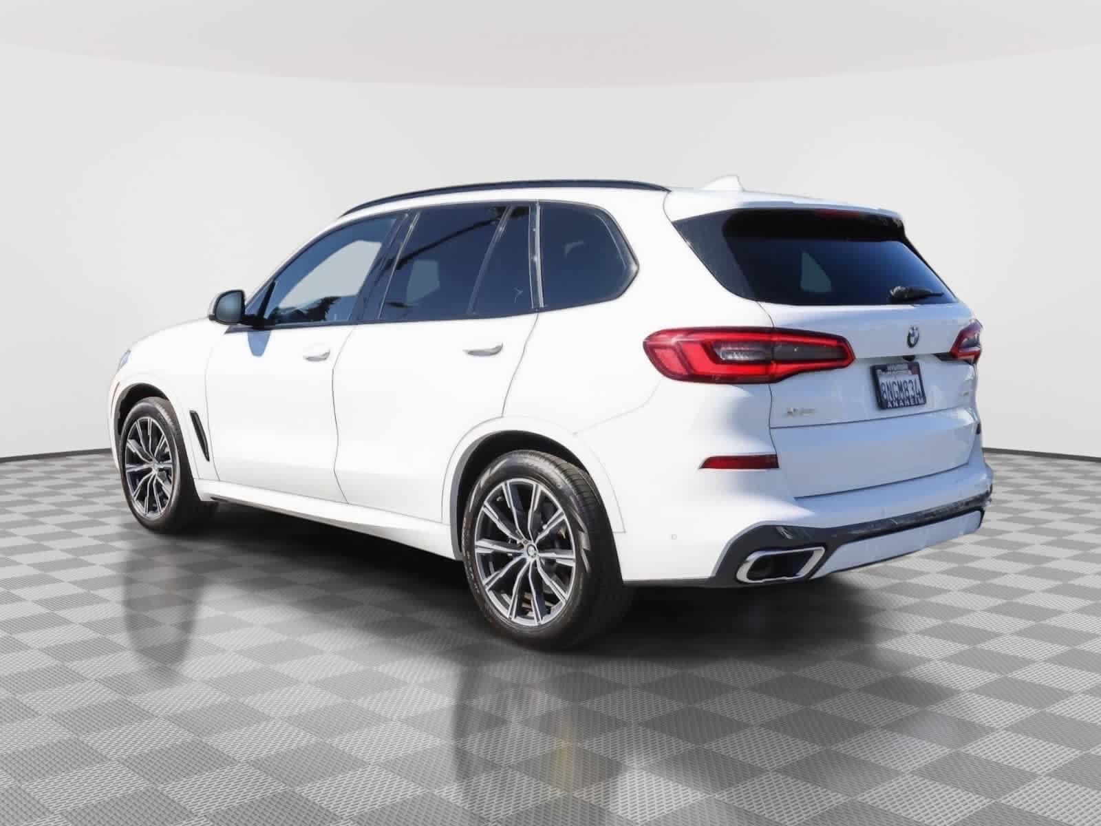 Used 2020 BMW X5 xDrive40i w/ M Sport Package AWD/4WD image 9
