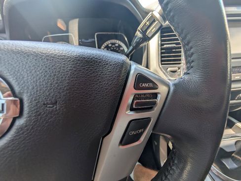 Used 2016 Nissan Titan SL AWD/4WD image 31