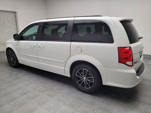 Used 2017 Dodge Grand Caravan GT image 3