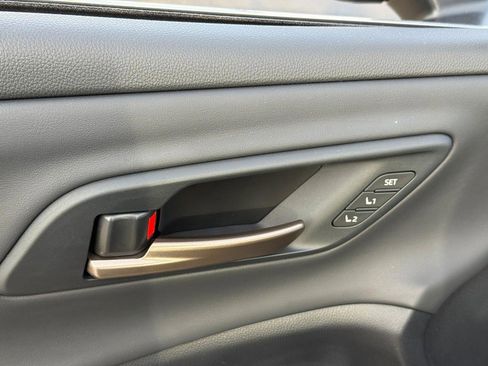 Certified 2025 Toyota Crown Signia Limited AWD (Natl) w/ Advanced Technology Package image 19