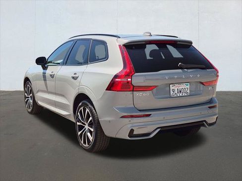 Used 2024 Volvo XC60 B5 Plus AWD/4WD image 7
