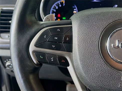 Used 2017 Jeep Grand Cherokee Altitude image 16