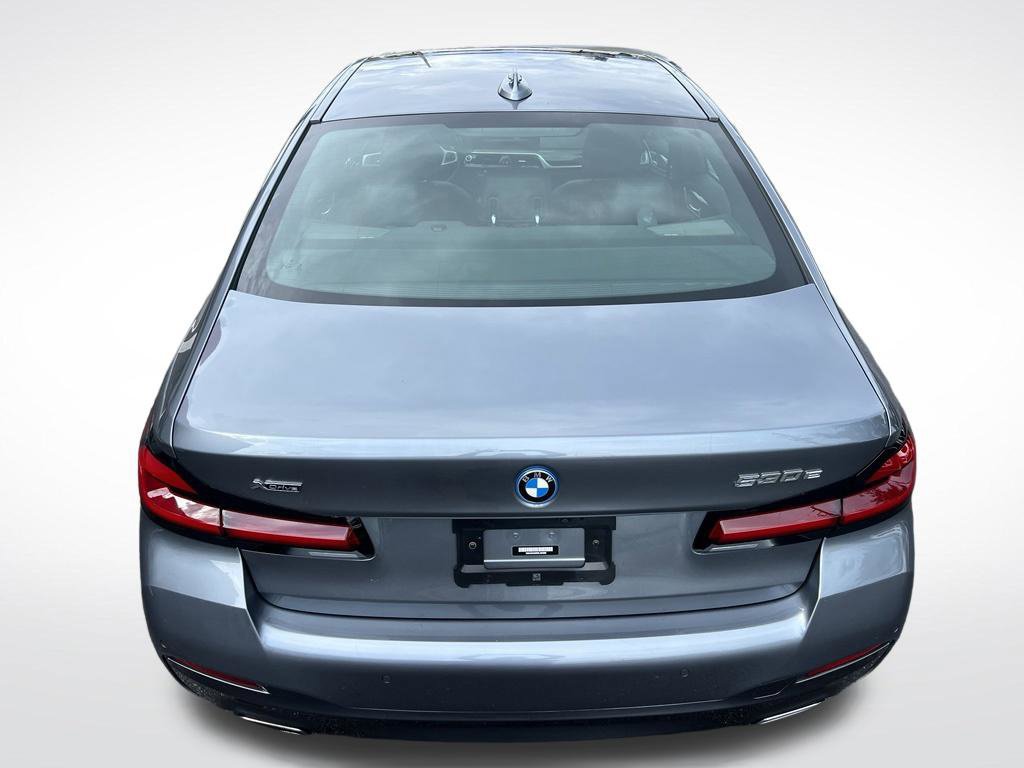 Used 2022 BMW 530e xDrive w/ Premium Package AWD/4WD image 8