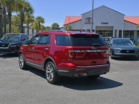 Used 2018 Ford Explorer Limited w/ Equipment Group 301A FWD image 3