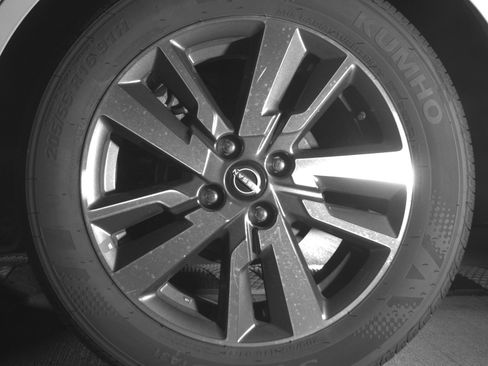 Used 2025 Nissan Versa SV image 14