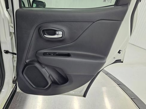 Used 2023 Jeep Renegade Trailhawk AWD/4WD image 27