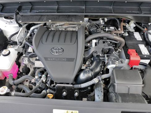 Used 2023 Toyota Highlander XSE FWD image 34