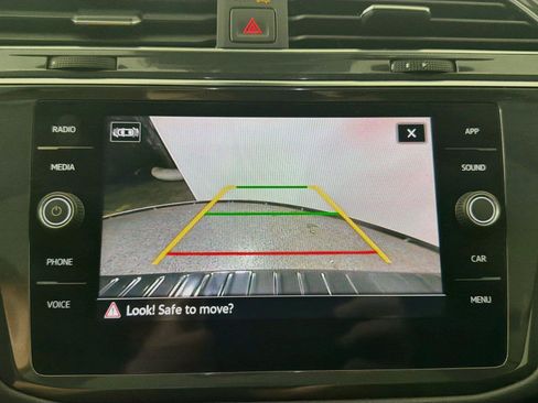 Used 2023 Volkswagen Tiguan SE R-Line FWD image 12