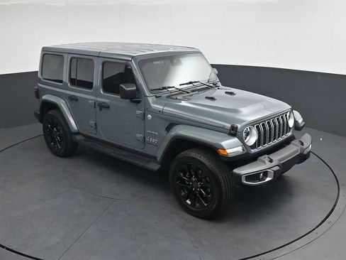 Used 2024 Jeep Wrangler Unlimited Sahara w/ Technology Group AWD/4WD image 22