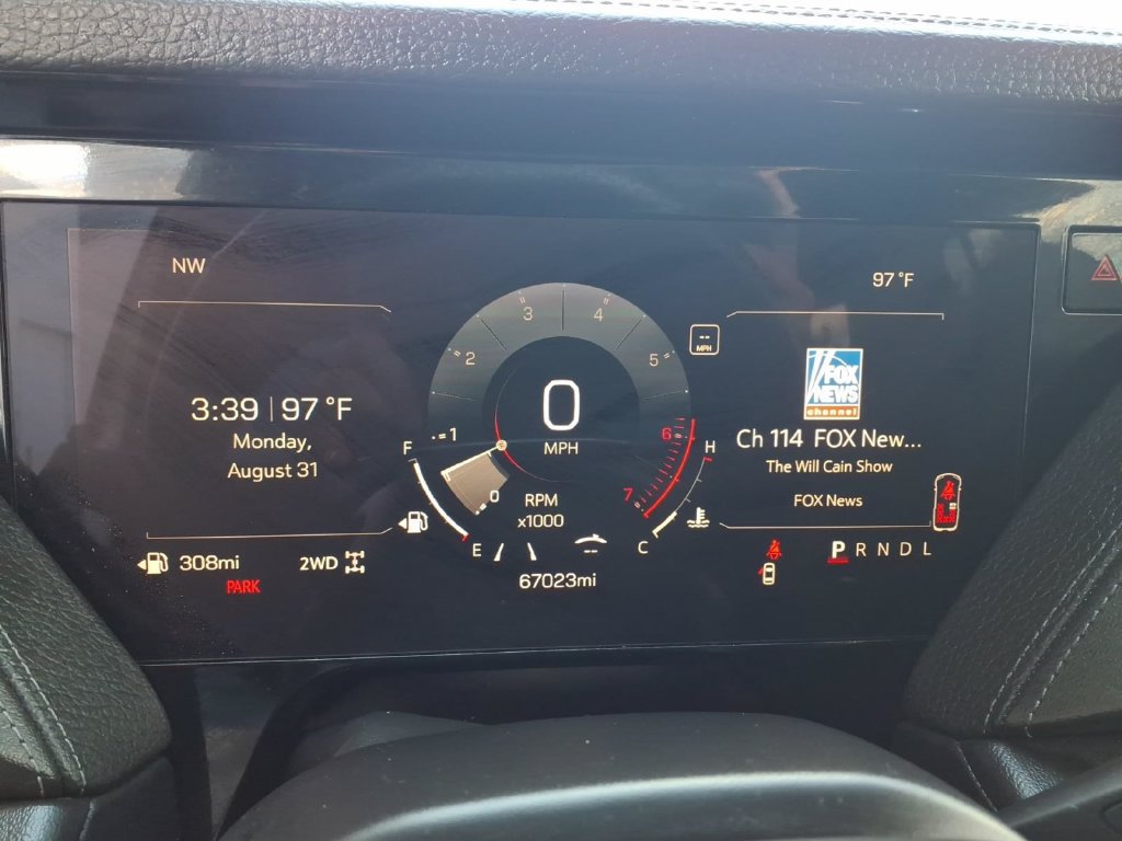Used 2025 GMC Yukon XL Denali AWD/4WD image 8