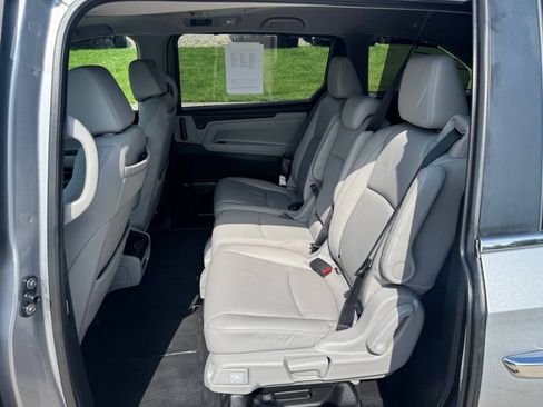 Used 2023 Honda Odyssey Touring image 12