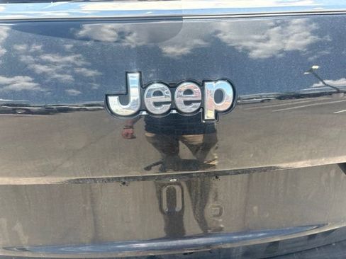 Used 2022 Jeep Grand Cherokee L Limited AWD/4WD image 22