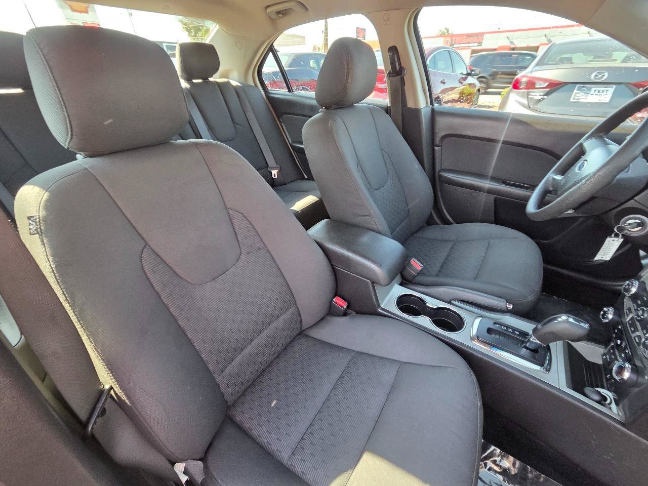 Used 2011 Ford Fusion SE FWD image 19