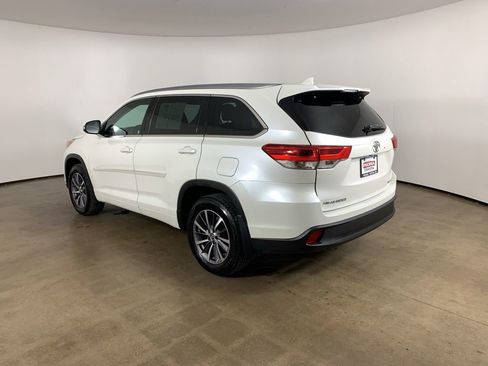 Used 2018 Toyota Highlander XLE image 15