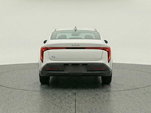 Used 2025 Kia K4 LXS image 7