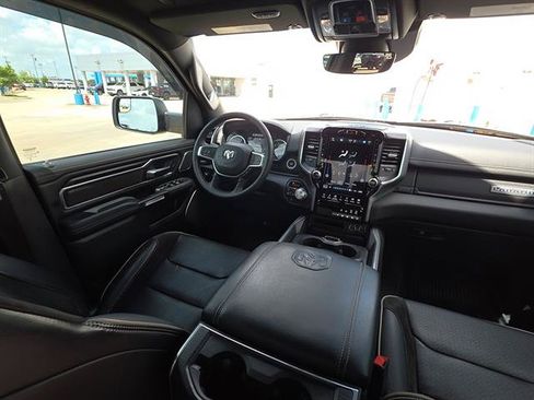 Used 2023 RAM 1500 Laramie AWD/4WD image 18