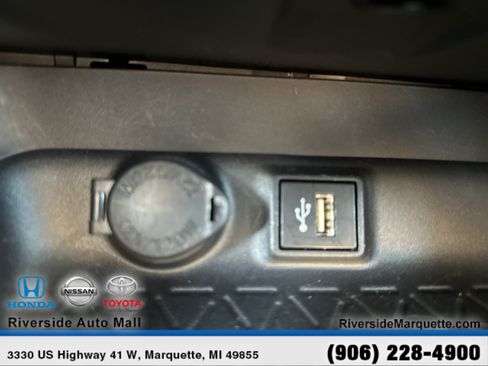Used 2025 Toyota RAV4 XLE AWD/4WD image 18