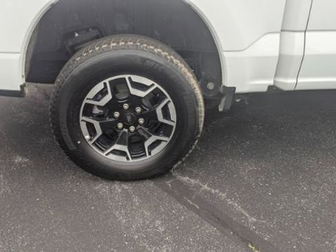 Used 2022 Ford F150 Lightning Pro image 12