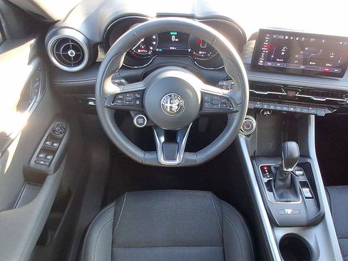 Used 2024 Alfa Romeo Tonale Ti AWD/4WD image 27