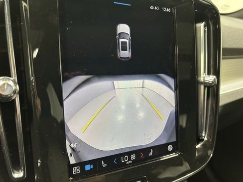 Certified 2025 Volvo XC40 B5 Core image 17