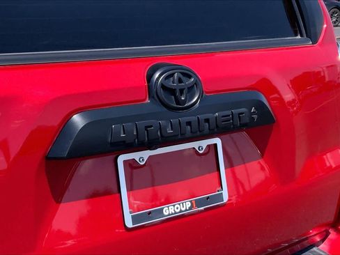 Used 2022 Toyota 4Runner TRD Off-Road Premium AWD/4WD image 10