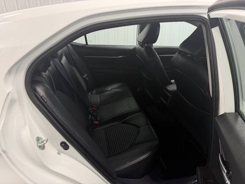 Used 2023 Toyota Camry SE FWD image 11