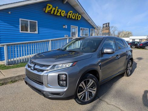 Used 2021 Mitsubishi Outlander Sport SE image 2