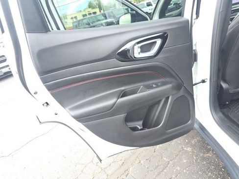 Used 2025 Jeep Compass Trailhawk w/ Trailhawk Elite Group AWD/4WD image 41
