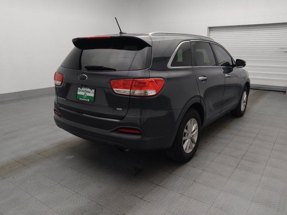 Used 2017 Kia Sorento FWD image 9