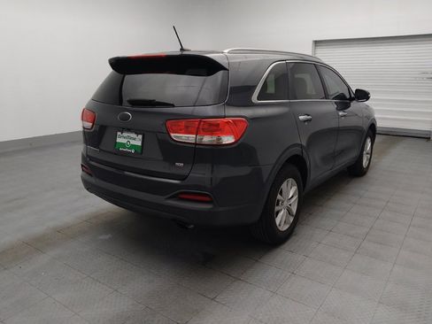 Used 2017 Kia Sorento FWD image 9