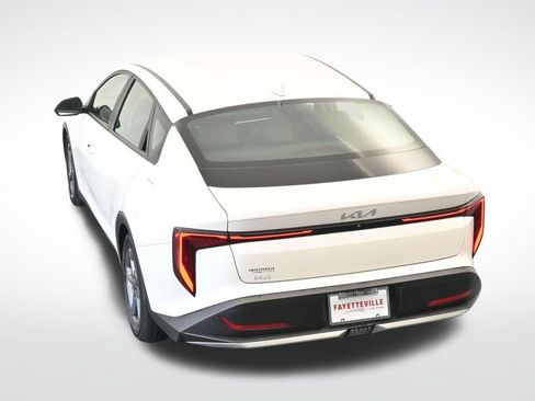 Used 2025 Kia K4 FWD image 27
