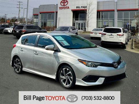 Used 2018 Toyota Corolla iM FWD image 1