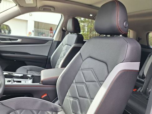 New 2026 Volkswagen Atlas Peak Edition image 11