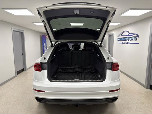 Used 2021 Audi Q8 Premium image 37