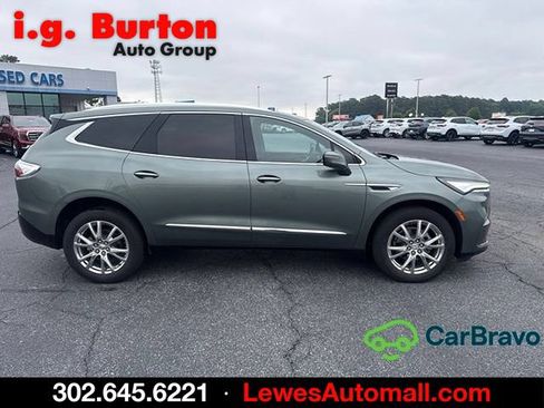 Used 2023 Buick Enclave Essence w/ Experience Buick Package FWD image 2
