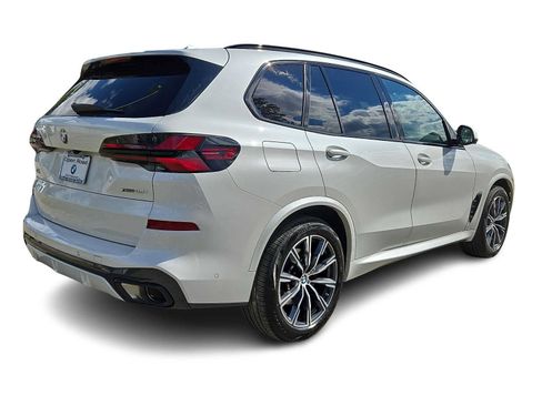 Used 2024 BMW X5 xDrive40i w/ M Sport Package AWD/4WD image 6
