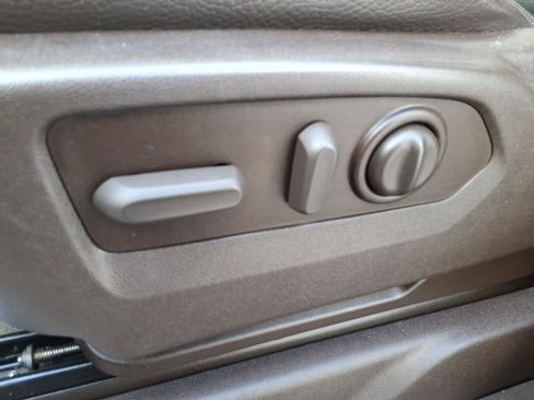 Used 2022 GMC Sierra 2500 Denali w/ Denali Ultimate Package image 12