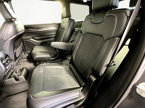 New 2025 Jeep Grand Cherokee L Altitude AWD/4WD image 18