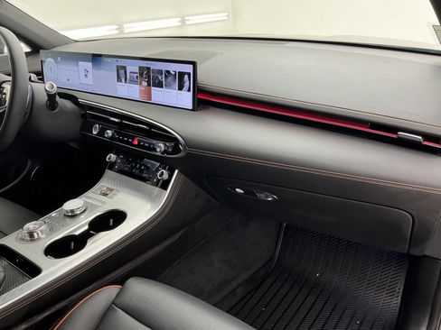 Used 2026 Genesis GV70 2.5T Sport Prestige image 23