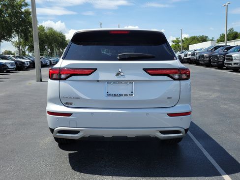 Used 2024 Mitsubishi Outlander SE FWD image 7