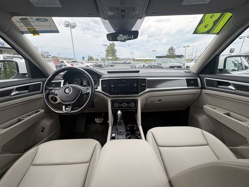 Used 2018 Volkswagen Atlas SEL w/ R-Line Package AWD/4WD image 19