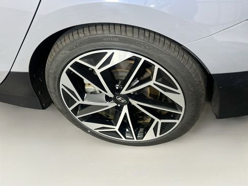Used 2024 Hyundai Ioniq 6 SEL RWD image 11