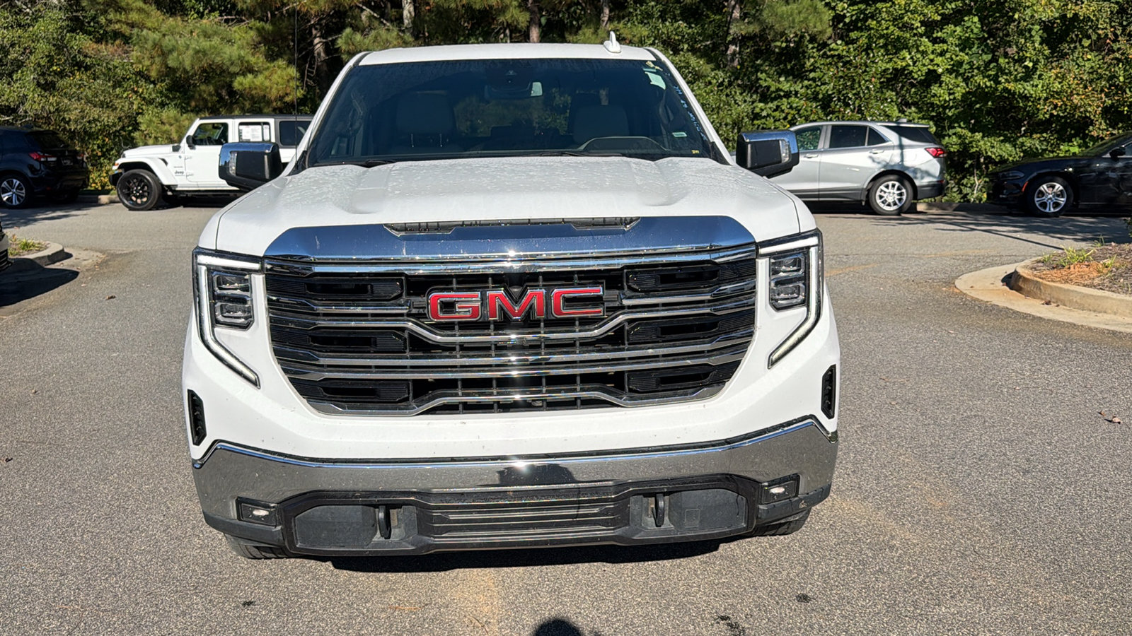 Used 2025 GMC Sierra 1500 SLT AWD/4WD image 3
