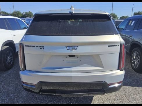 Used 2025 Cadillac Escalade IQ Sport 1 w/ LPO, ONYX Package AWD/4WD image 8
